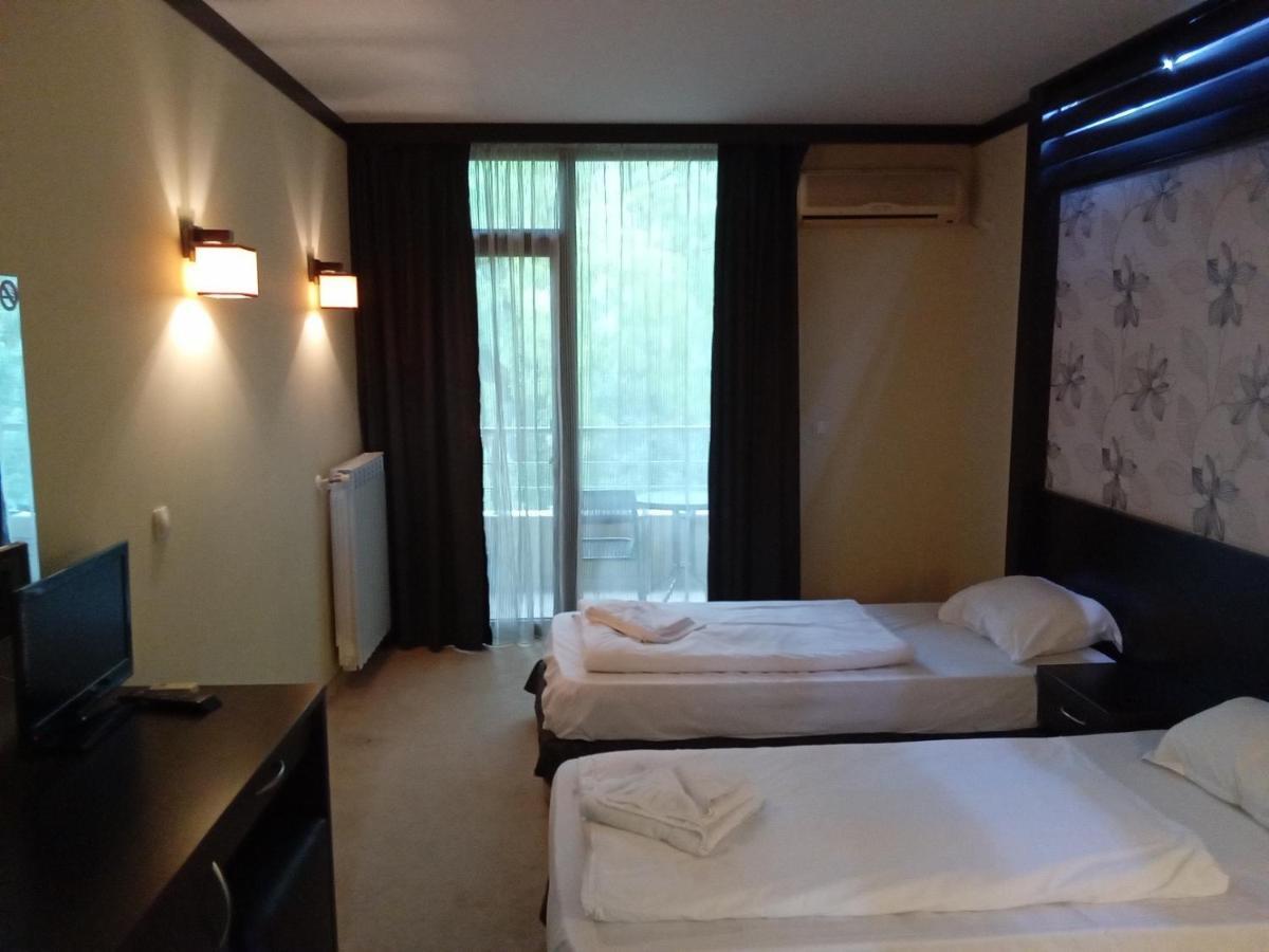 Park Hotel Stratesh Lovetj Eksteriør billede